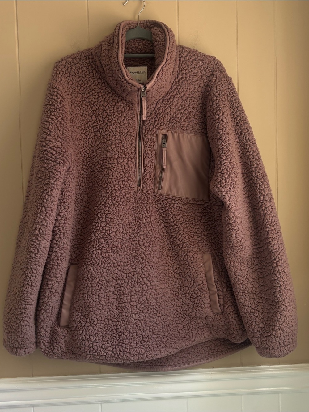 Abercrombie & Fitch Sherpa Fleece Half-
Zip Sweatshirt in Mauve/Dusty Rose XXL